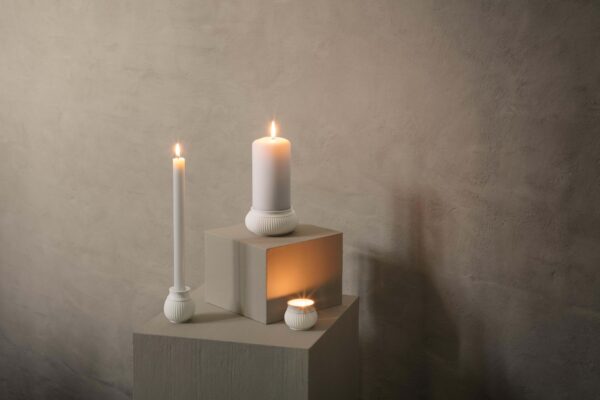 lyp_200544_200545_200546_curve_tealight_candle_blockholder_together_piedestal_w_candles.jpg