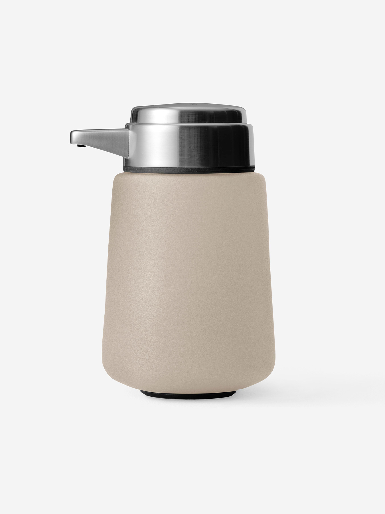 vipp-9-soap-dispenser-beige-02-rgb-5-kopier.jpg