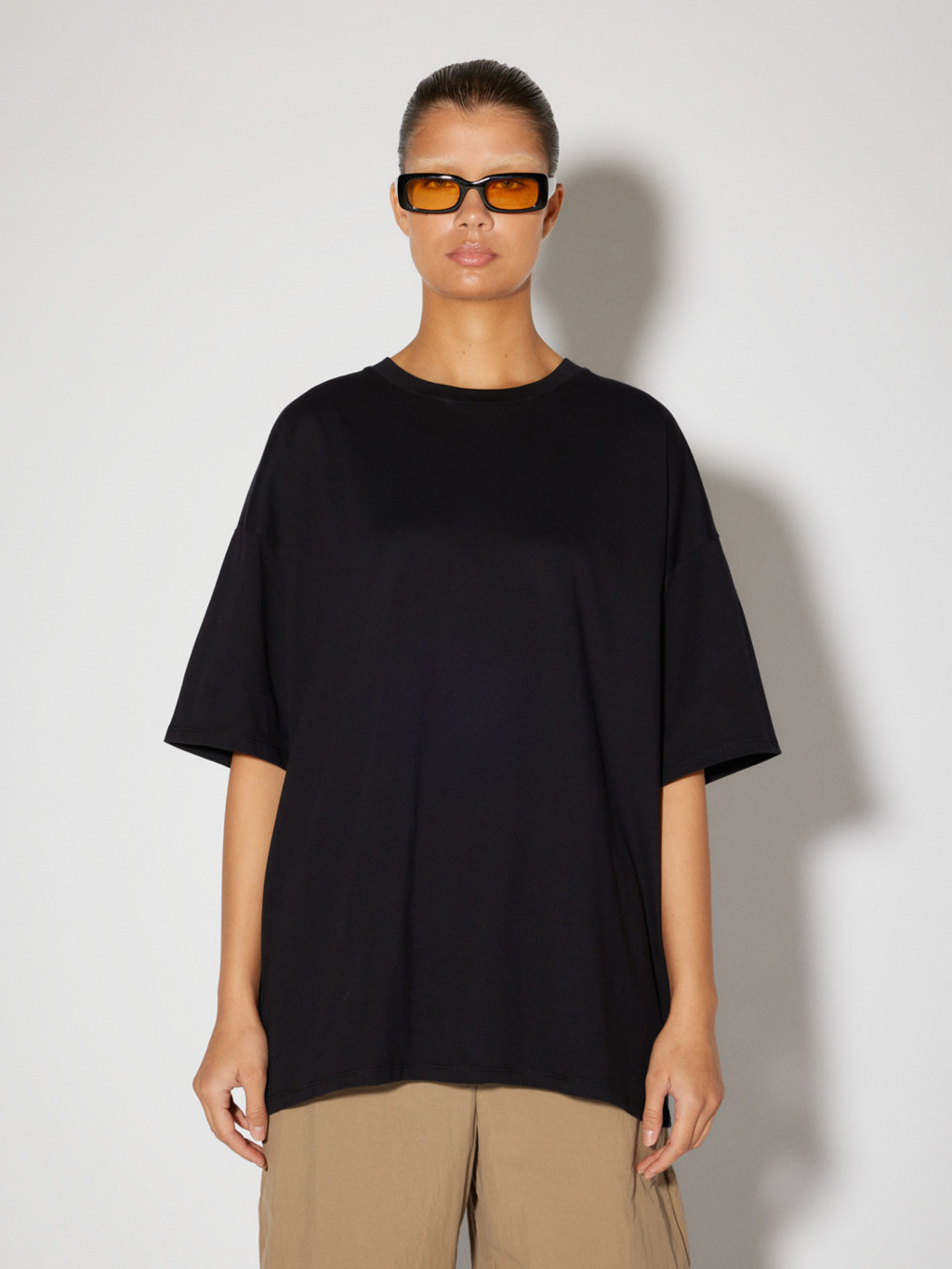 veromoda-somethingnewxnaomianweroversizefitt-shirt-black.jpeg