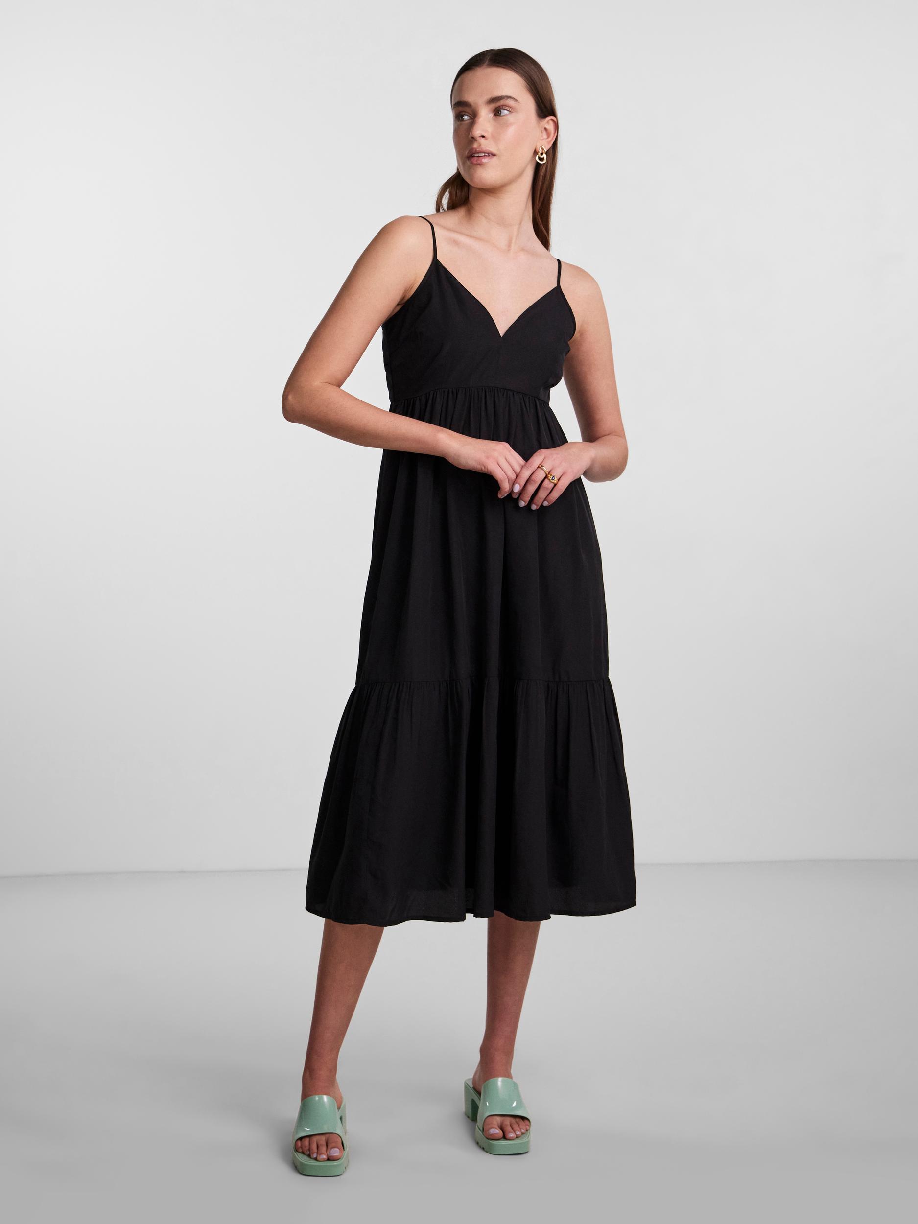 pieces-springsummer2023-4255623-17140015-5.jpg